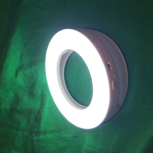 Clip On Bright White LED Ring Light with USB Cable and Soft Bag - Picture 5 of 8